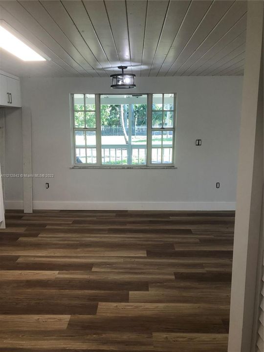 Recientemente alquilado: $3,250 (2 camas, 1 baños, 990 Pies cuadrados)