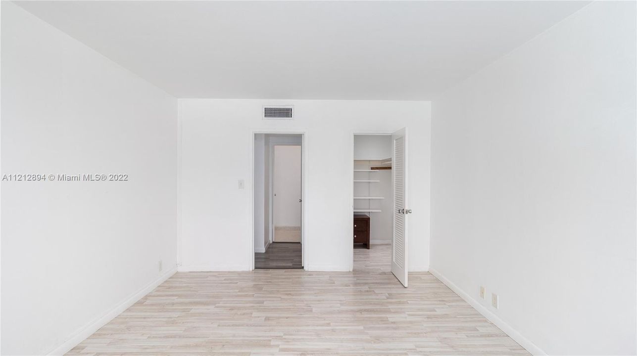 Recently Sold: $495,000 (1 beds, 1 baths, 852 Square Feet)