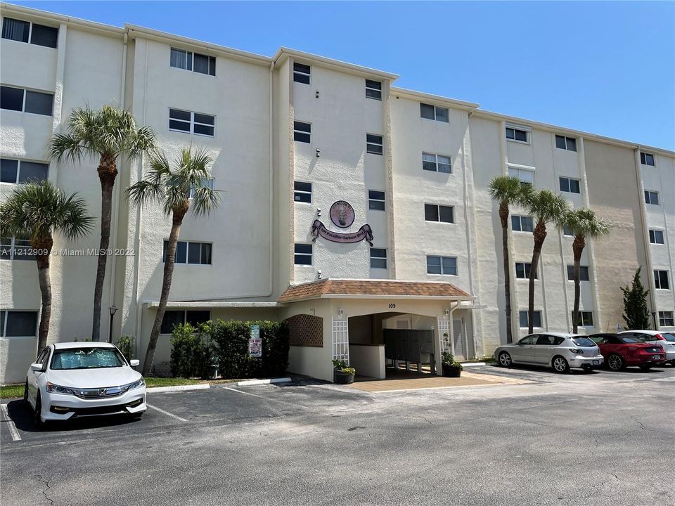 Recently Sold: $189,040 (1 beds, 1 baths, 855 Square Feet)