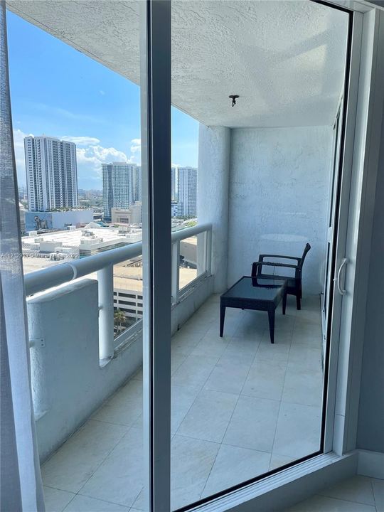 Recently Sold: $499,000 (1 beds, 1 baths, 1138 Square Feet)
