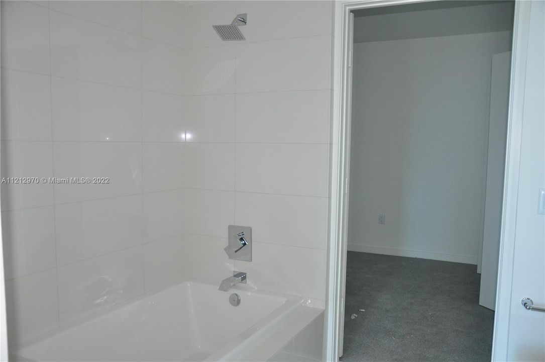 Недавно арендовано: $3,600 (1 спален, 1 ванн, 923 Квадратных фут)
