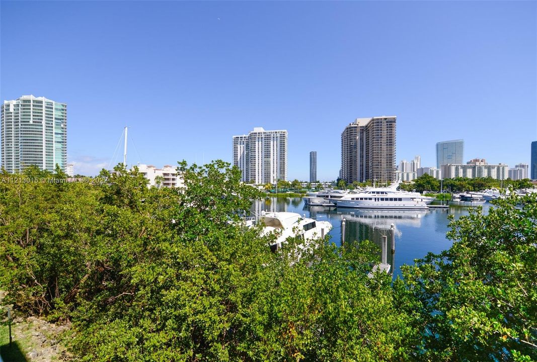 Recently Sold: $625,000 (2 beds, 2 baths, 1100 Square Feet)
