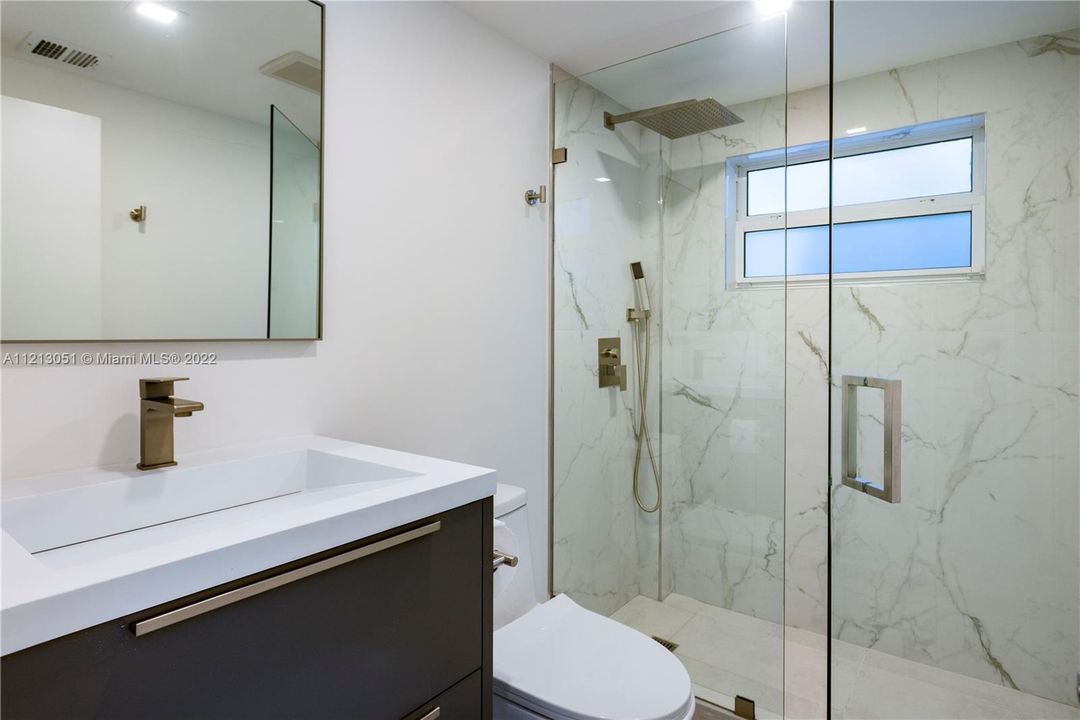 最近租的: $16,000 (4 贝兹, 3 浴室, 3200 平方英尺)