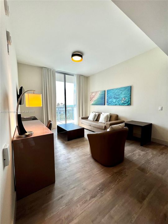 Recently Sold: $580,000 (2 beds, 2 baths, 954 Square Feet)