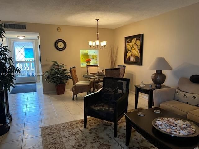 Recently Sold: $120,000 (1 beds, 1 baths, 770 Square Feet)