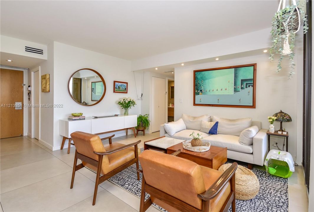 Recently Sold: $680,000 (3 beds, 2 baths, 1950 Square Feet)