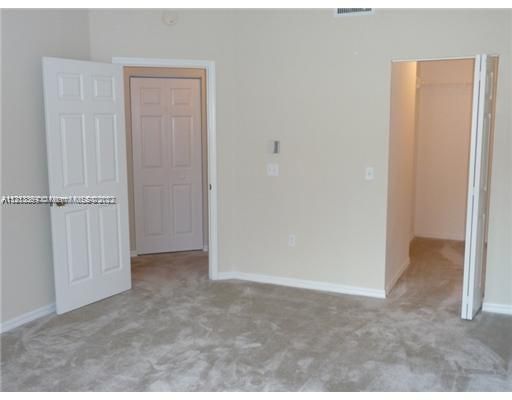 Recently Rented: $2,200 (1 beds, 1 baths, 878 Square Feet)