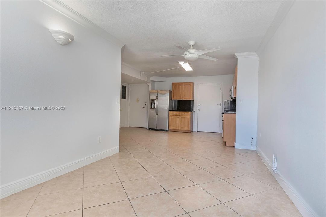 Recently Sold: $360,000 (1 beds, 2 baths, 912 Square Feet)