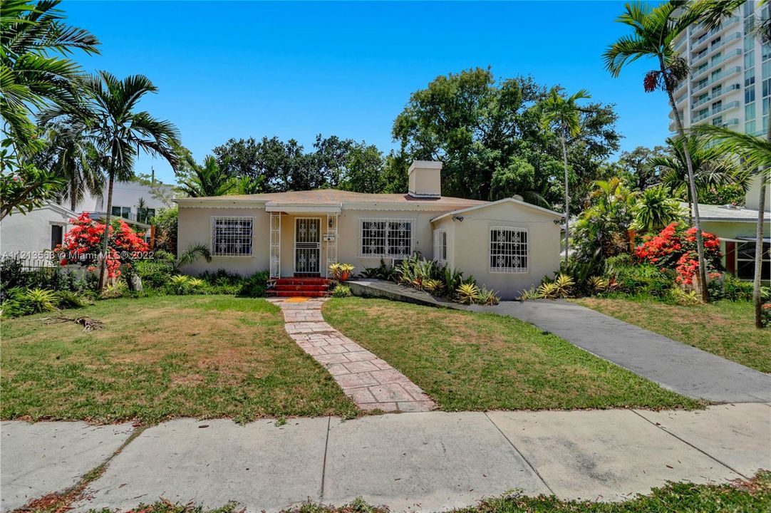 Recently Sold: $799,000 (4 beds, 2 baths, 1920 Square Feet)