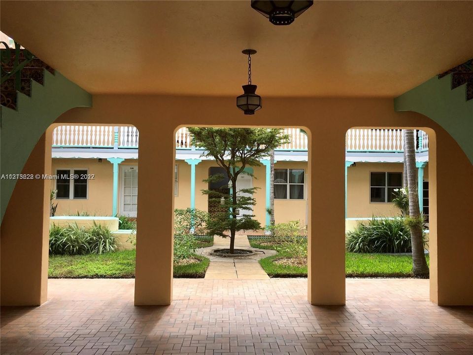 Recently Sold: $300,000 (1 beds, 1 baths, 540 Square Feet)