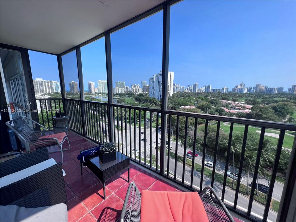 Recently Sold: $430,000 (2 beds, 2 baths, 1308 Square Feet)