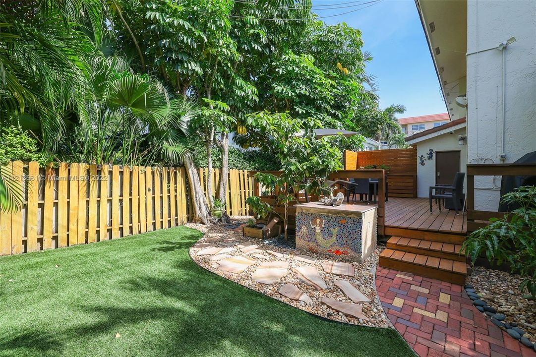 Recently Sold: $1,375,000 (3 beds, 2 baths, 2200 Square Feet)