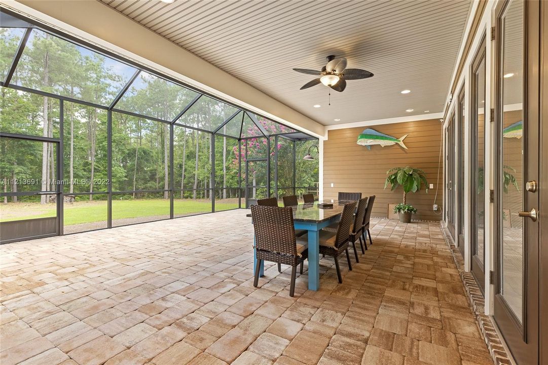 Screened porch/patio