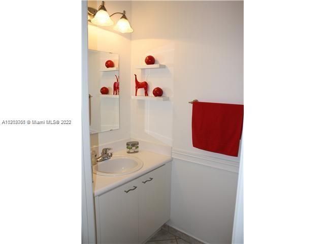 最近租的: $3,600 (4 贝兹, 2 浴室, 1851 平方英尺)