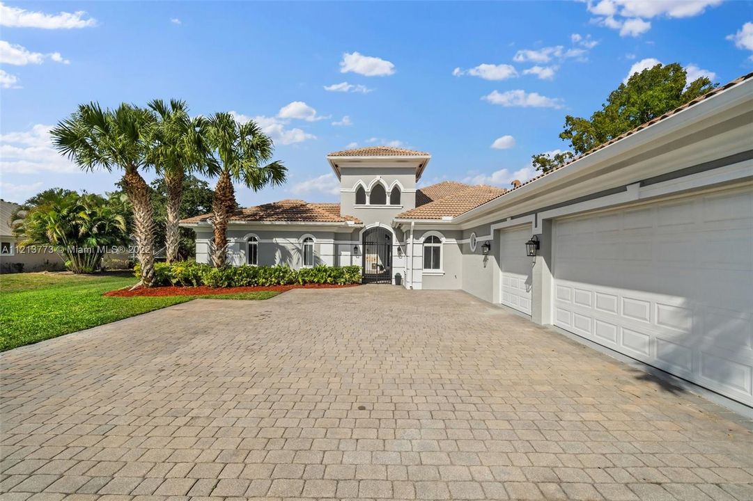 Recently Rented: $7,500 (4 beds, 4 baths, 3722 Square Feet)