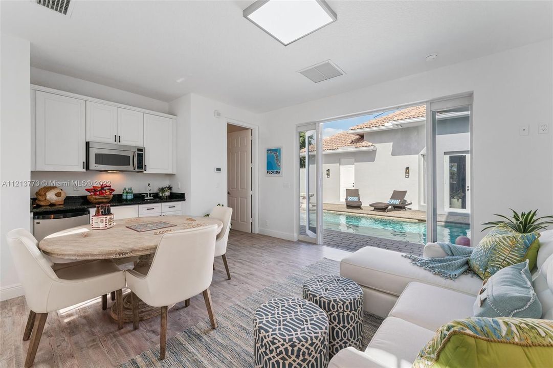 Recently Rented: $7,500 (4 beds, 4 baths, 3722 Square Feet)