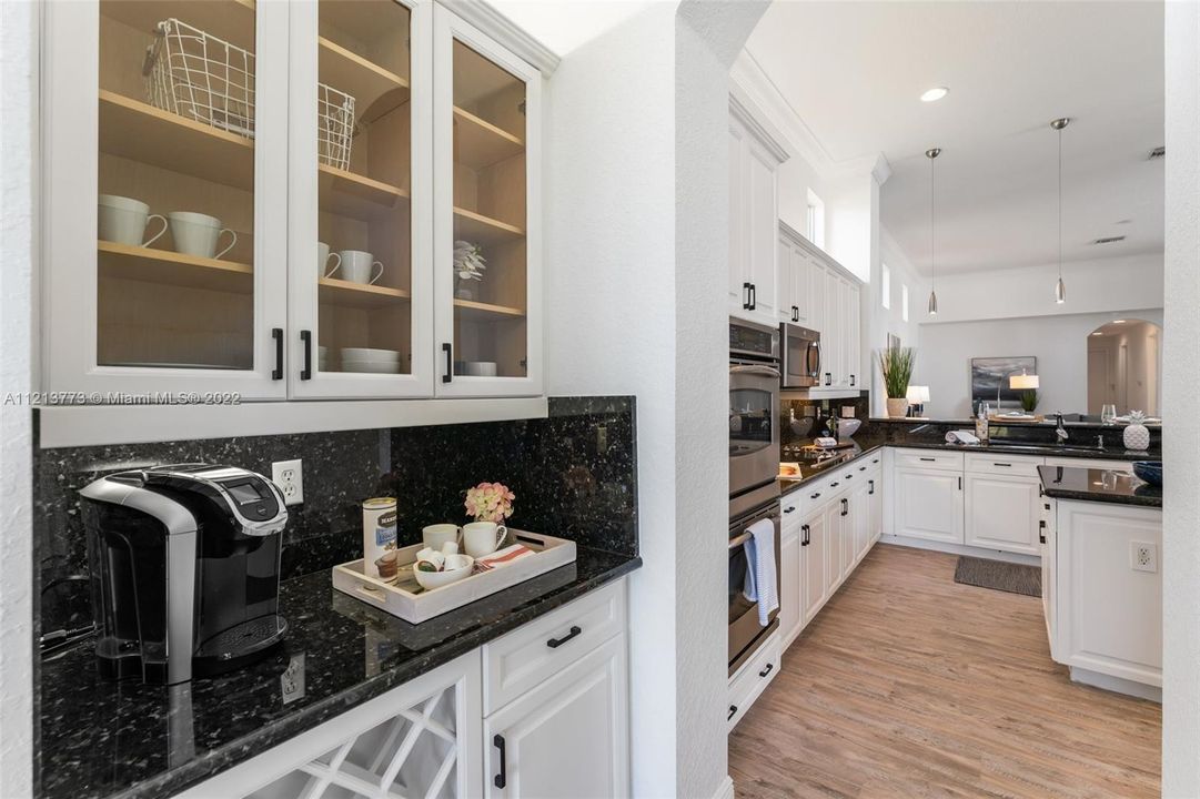 Recently Rented: $7,500 (4 beds, 4 baths, 3722 Square Feet)