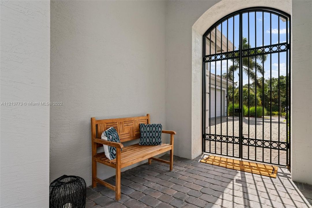 Recently Rented: $7,500 (4 beds, 4 baths, 3722 Square Feet)