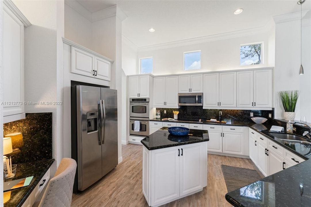 Recently Rented: $7,500 (4 beds, 4 baths, 3722 Square Feet)