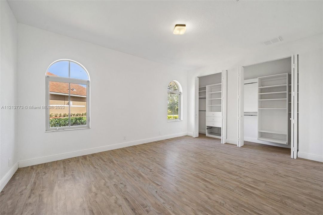 Recently Rented: $7,500 (4 beds, 4 baths, 3722 Square Feet)