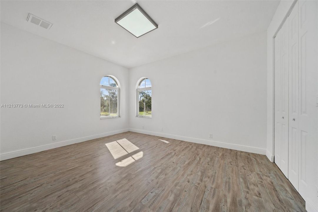 Recently Rented: $7,500 (4 beds, 4 baths, 3722 Square Feet)