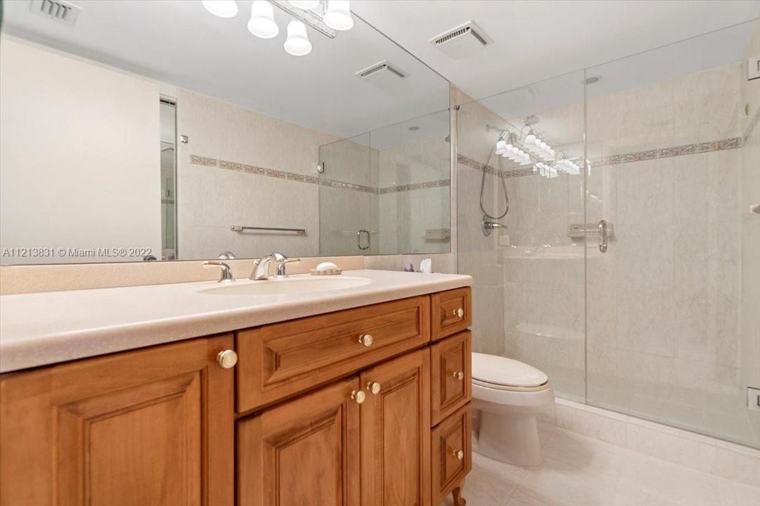 Недавно арендовано: $3,200 (2 спален, 2 ванн, 1669 Квадратных фут)