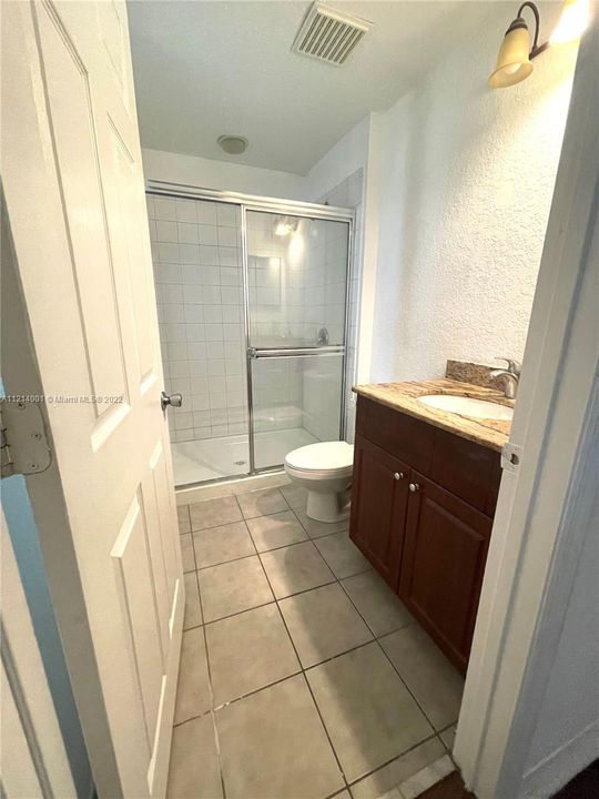 Недавно арендовано: $2,140 (2 спален, 2 ванн, 1161 Квадратных фут)