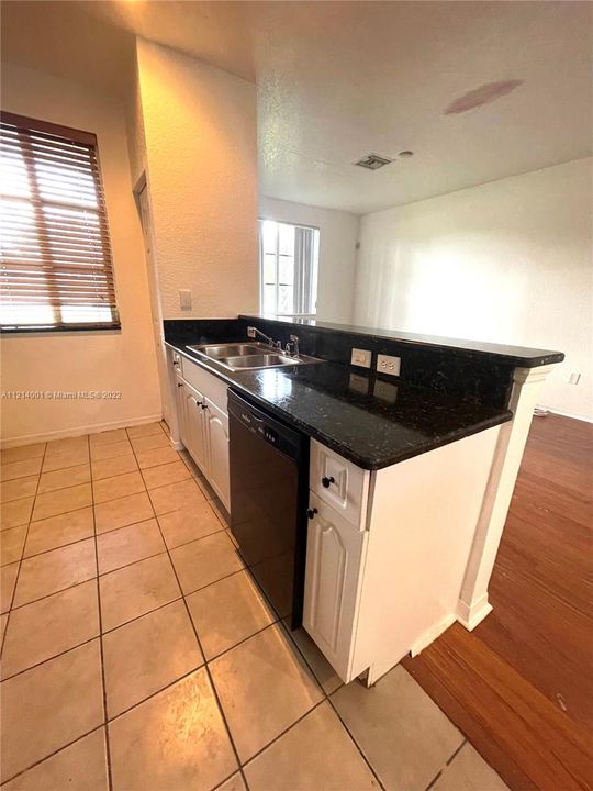Recently Rented: $2,140 (2 beds, 2 baths, 1161 Square Feet)