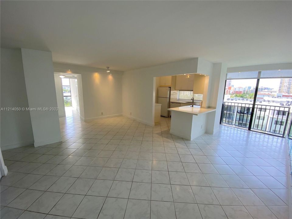 Recently Rented: $2,990 (2 beds, 2 baths, 894 Square Feet)