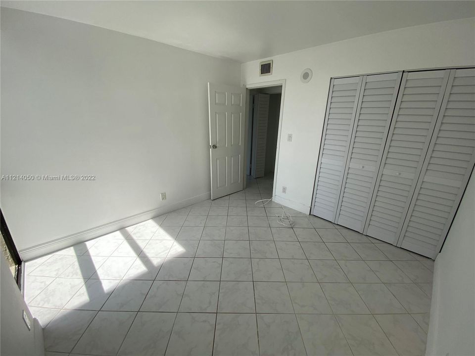 Recently Rented: $2,990 (2 beds, 2 baths, 894 Square Feet)