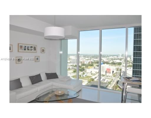Recently Sold: $460,000 (1 beds, 1 baths, 791 Square Feet)