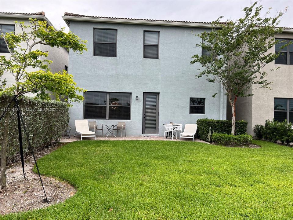 Recently Sold: $799,000 (4 beds, 2 baths, 2318 Square Feet)