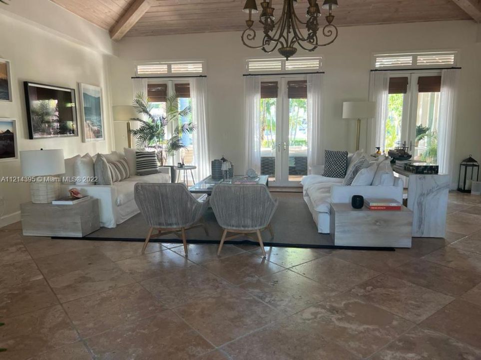 Recently Sold: $8,500,000 (4 beds, 4 baths, 3098 Square Feet)