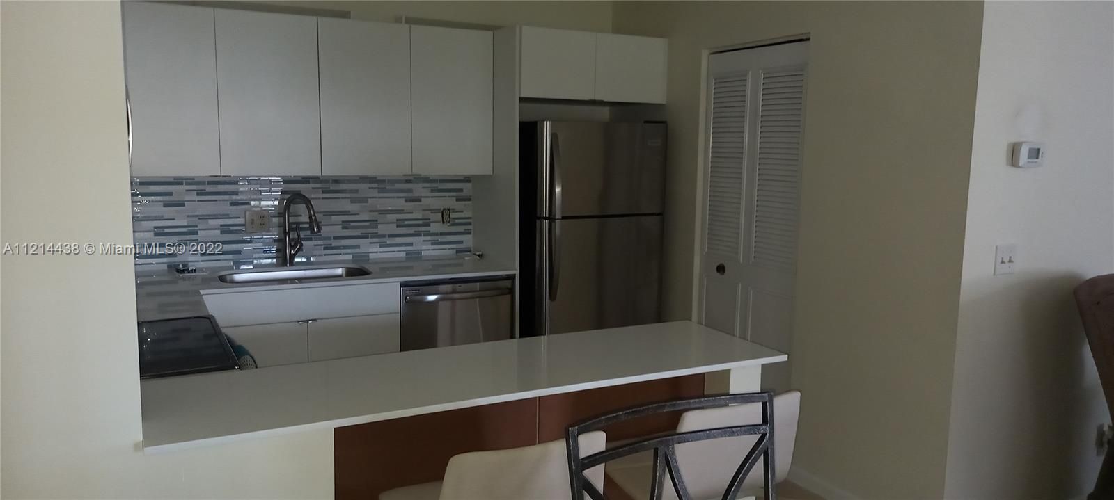 Vendido Recientemente: $239,000 (2 camas, 2 baños, 1115 Pies cuadrados)