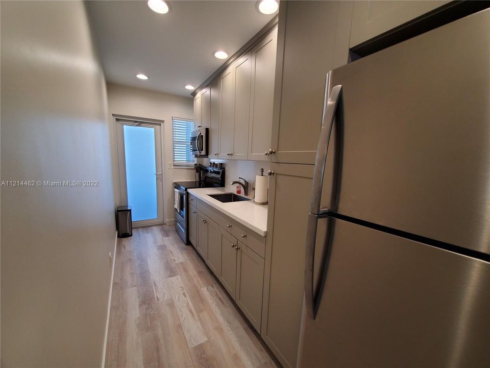 Recently Sold: $259,999 (1 beds, 1 baths, 542 Square Feet)