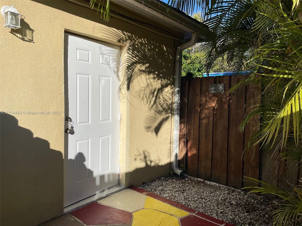 Recently Rented: $1,200 (0 beds, 1 baths, 600 Square Feet)