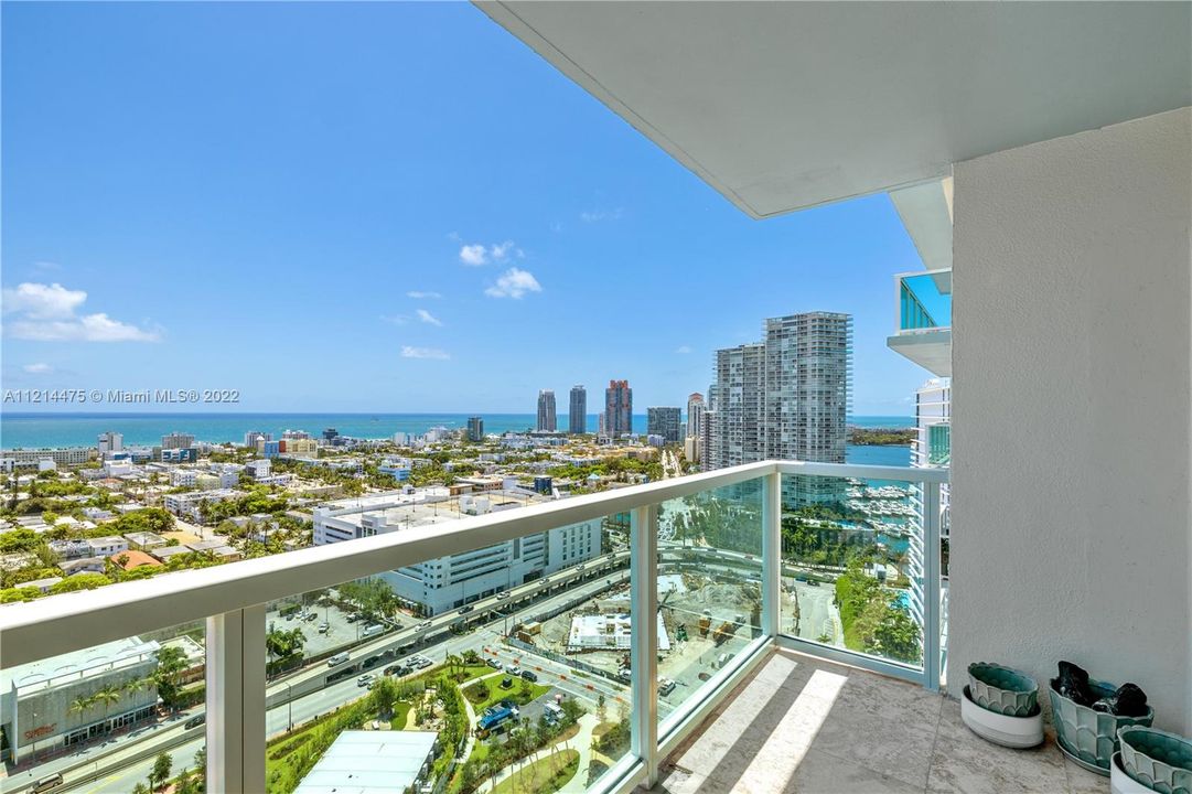Recently Sold: $800,000 (2 beds, 2 baths, 1078 Square Feet)