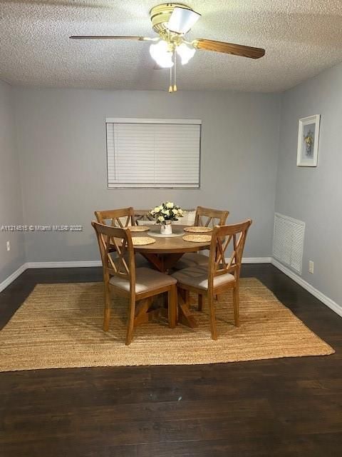 Recently Sold: $469,000 (3 beds, 2 baths, 2094 Square Feet)