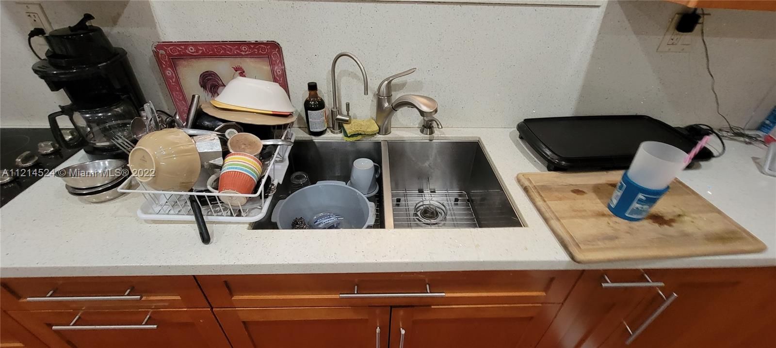 Kitchen: double s/s deep sink