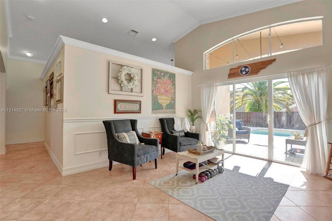 Recently Sold: $740,000 (4 beds, 2 baths, 2391 Square Feet)