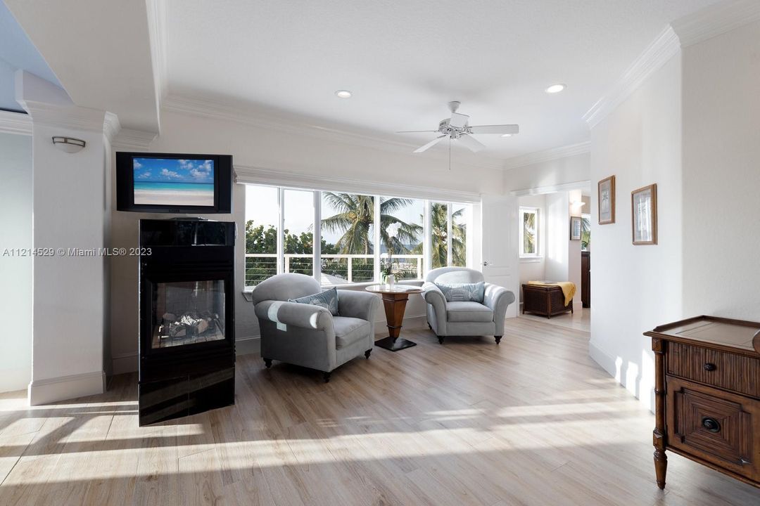 Master Bedroom Sitting area