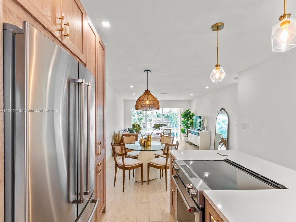 Recently Sold: $575,000 (2 beds, 2 baths, 1263 Square Feet)