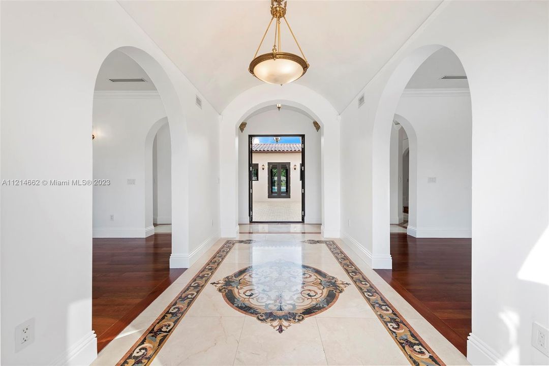 Active With Contract: $4,850,000 (6 beds, 7 baths, 6549 Square Feet)