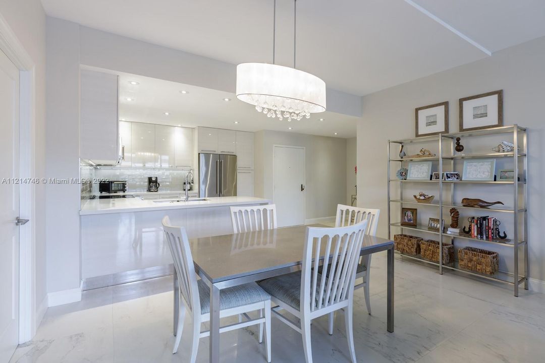 Recently Sold: $1,750,000 (2 beds, 2 baths, 1541 Square Feet)