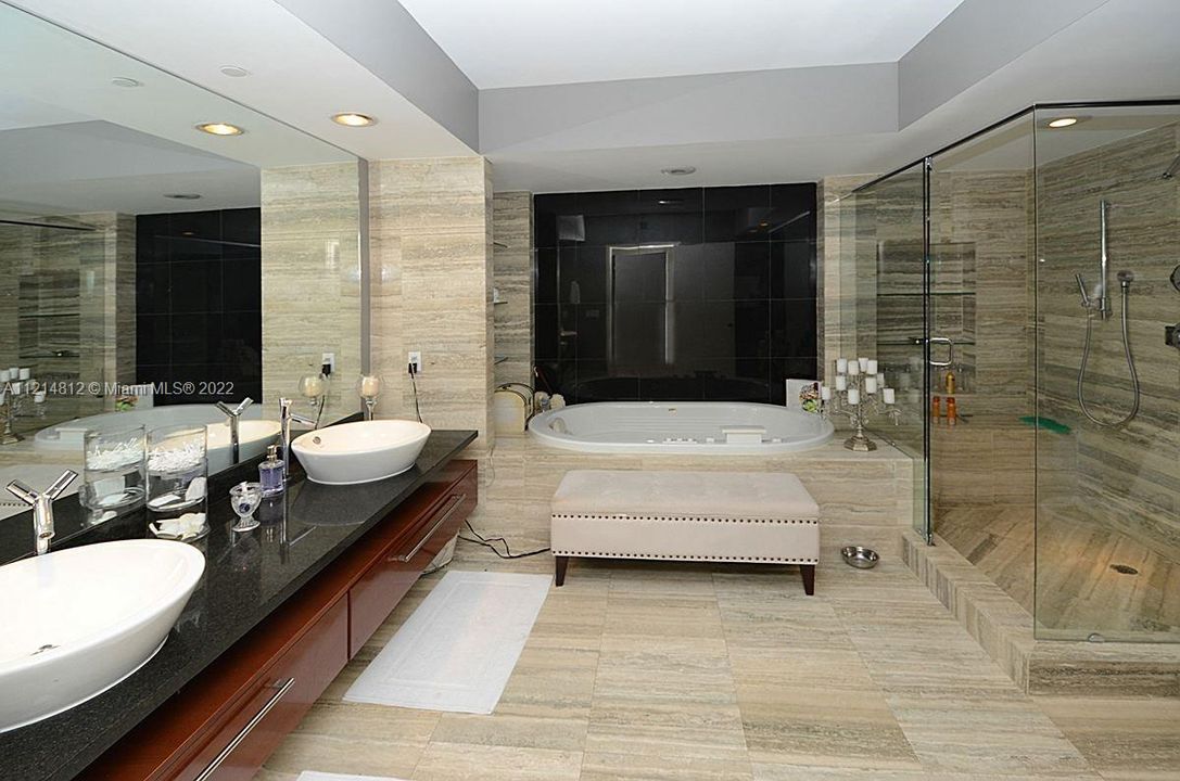 Недавно арендовано: $9,900 (2 спален, 2 ванн, 1905 Квадратных фут)