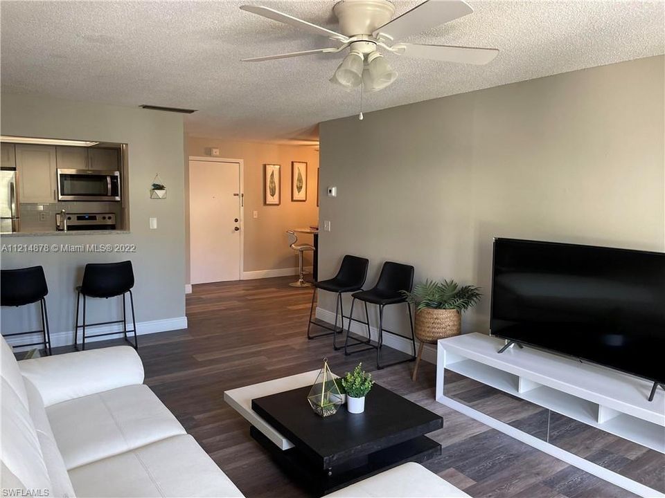 Recently Rented: $1,650 (1 beds, 1 baths, 720 Square Feet)