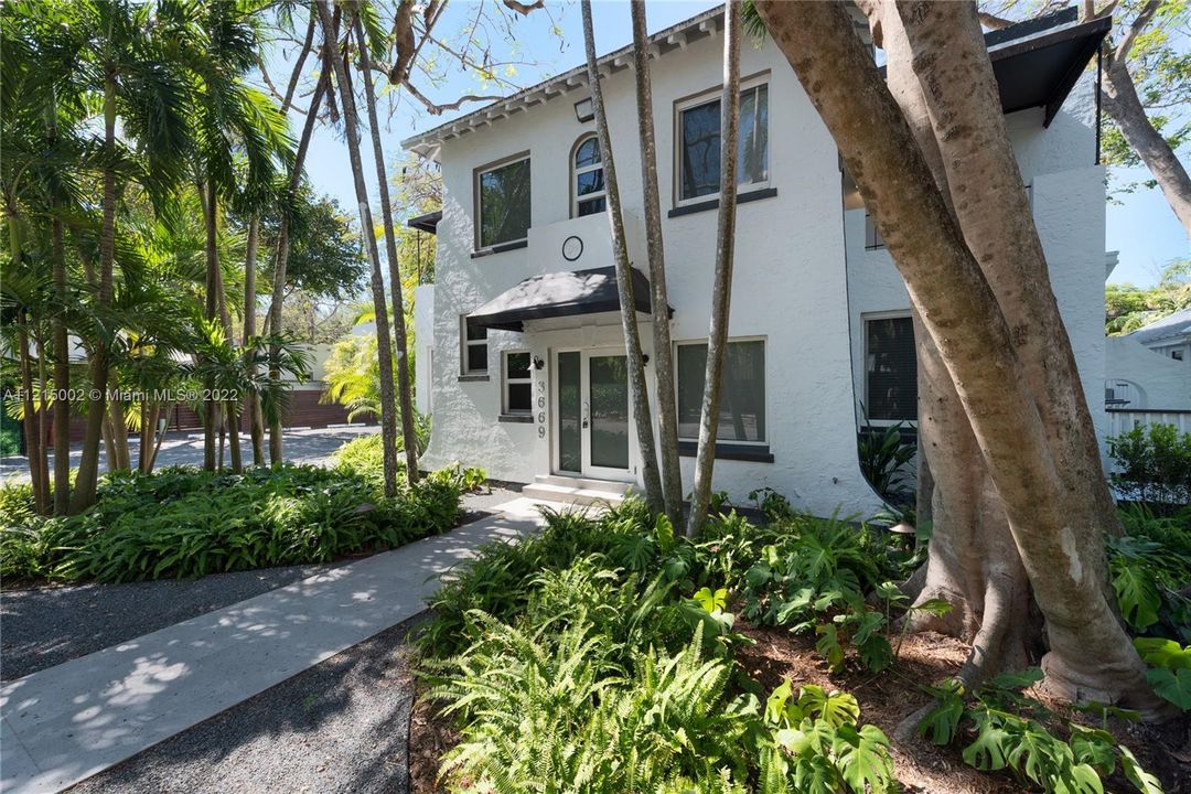 Recently Rented: $2,300 (1 beds, 1 baths, 375 Square Feet)