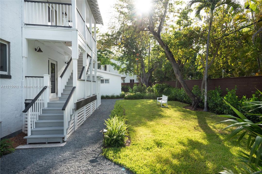 Recently Rented: $2,300 (1 beds, 1 baths, 375 Square Feet)