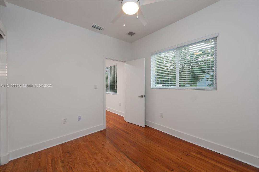 Recently Rented: $2,300 (1 beds, 1 baths, 375 Square Feet)