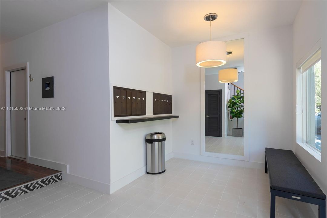 Recently Rented: $2,300 (1 beds, 1 baths, 375 Square Feet)